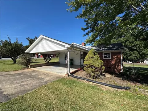 Exterior - 200 King St W, King, NC 27021 photo 12 of 17