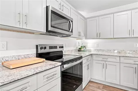 Kitchen - 133 E Farm Loop, Stokesdale, NC 27357 photo 3 of 4