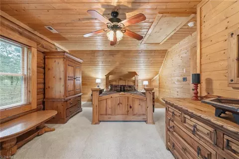 Bedroom - 2235 Buck Mountain Rd, Purlear, NC 28665 photo 5 of 10