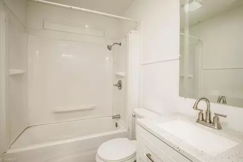 Bath - 208 Underhill St, High Point, NC 27260 photo 1 of 1