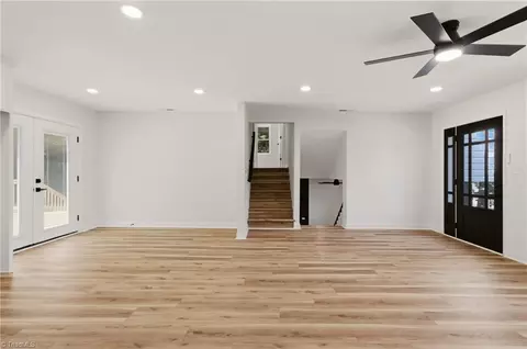 Living - 5519 Windemere Cir, Trinity, NC 27370 photo 2 of 7