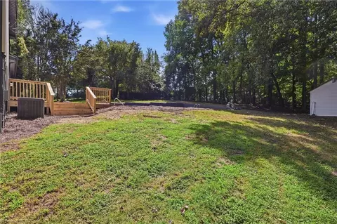 Exterior - 5519 Windemere Cir, Trinity, NC 27370 photo 6 of 8