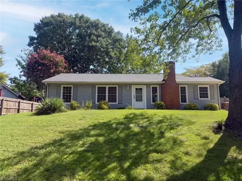 2605 Lamroc Rd, Greensboro, NC 27407