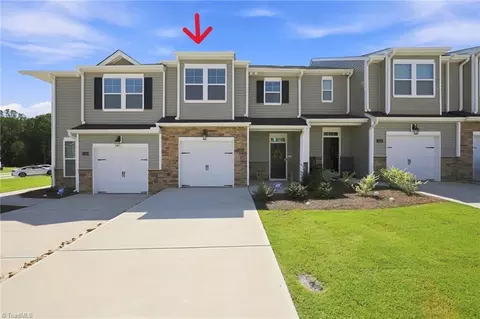 1262 Evelynnview Ln, Kernersville, NC 27284