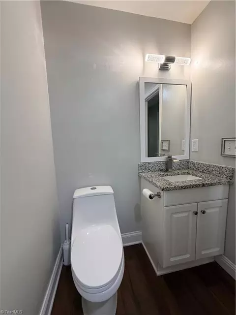 Bath - 3950 Cole Ave, High Point, NC 27265 photo 3 of 6