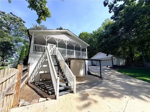 Exterior - 3950 Cole Ave, High Point, NC 27265 photo 7 of 11