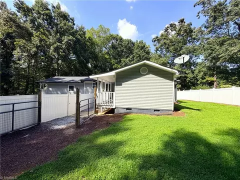 Exterior - 3950 Cole Ave, High Point, NC 27265 photo 4 of 11