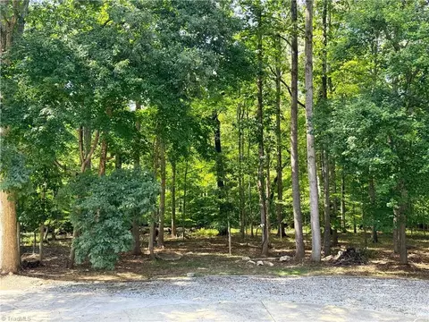 Exterior - 3950 Cole Ave, High Point, NC 27265 photo 10 of 11