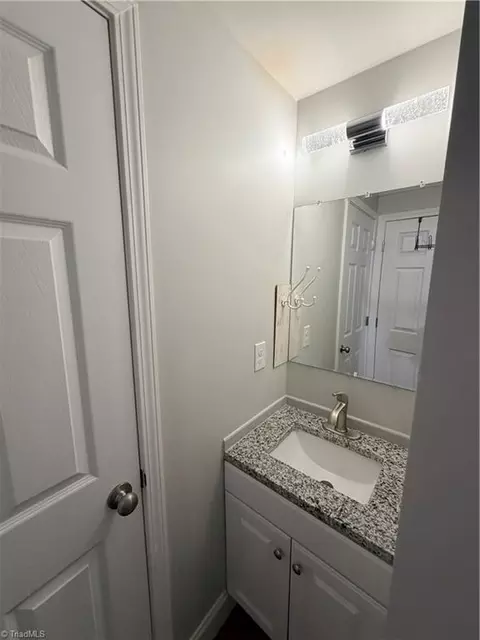Bath - 3950 Cole Ave, High Point, NC 27265 photo 5 of 6
