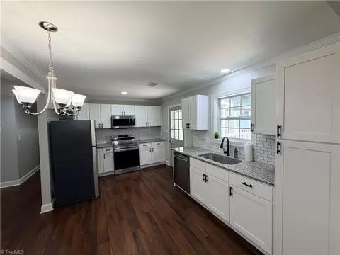Kitchen - 3950 Cole Ave, High Point, NC 27265 photo 3 of 4