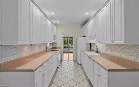 Entry Way - 2729 Red Run Ct, High Point, NC 27265 photo 5 of 6