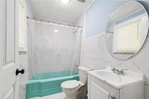 Bath - 307 Vail Ave, High Point, NC 27260 photo 1 of 1