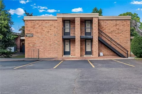 1805 Hawthorne Rd S, Winston Salem, NC 27103