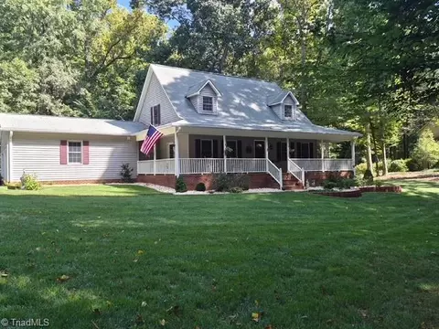 1709 Beechwood Rd, Yadkinville, NC 27055
