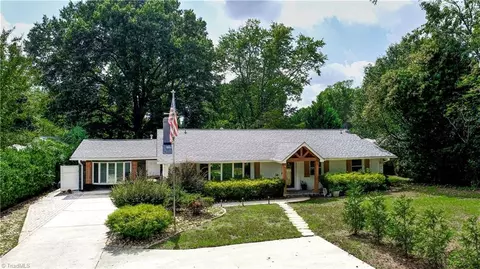 3917 Friendly Ave W, Greensboro, NC 27410