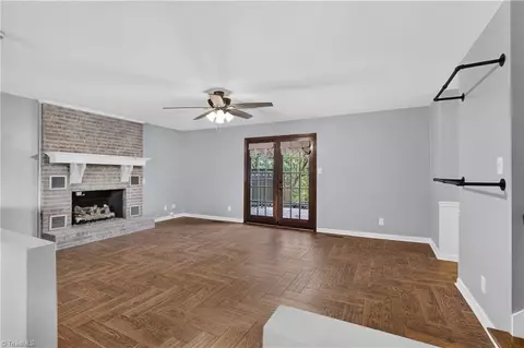 Living - 3936 Creekview Dr, Trinity, NC 27370 photo 2 of 5