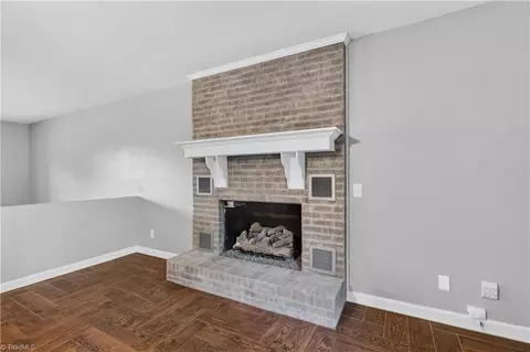 Living - 3936 Creekview Dr, Trinity, NC 27370 photo 3 of 5