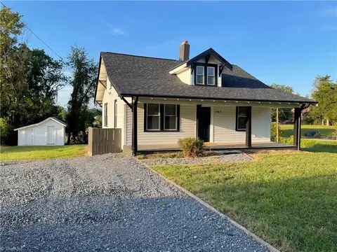 2183 Westfield Rd, Mount Airy, NC 27030