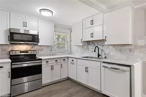 Kitchen - 331 Grubb Dr, Denton, NC 27239 photo 2 of 2