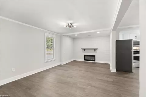 Living - 331 Grubb Dr, Denton, NC 27239 photo 2 of 3