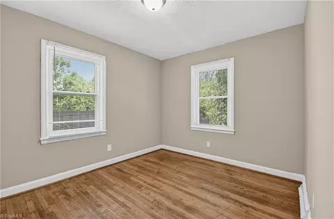 Bedroom - 843 Willow Pl, High Point, NC 27260 photo 9 of 11