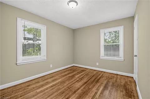 Bedroom - 843 Willow Pl, High Point, NC 27260 photo 3 of 11