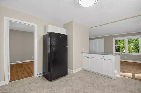 Kitchen - 843 Willow Pl, High Point, NC 27260 photo 3 of 6