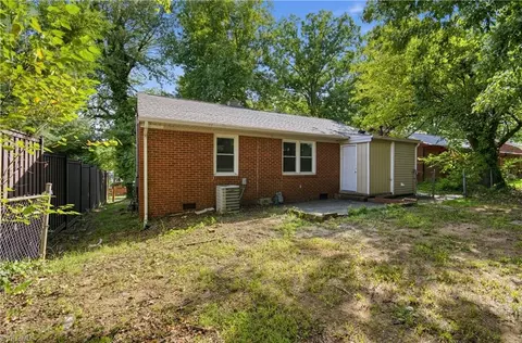 Exterior - 843 Willow Pl, High Point, NC 27260 photo 3 of 6