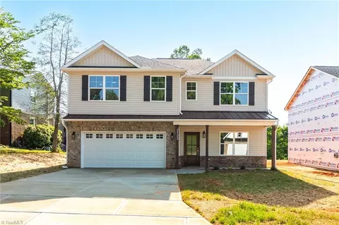 2109 Medhurst Dr, Greensboro, NC 27410