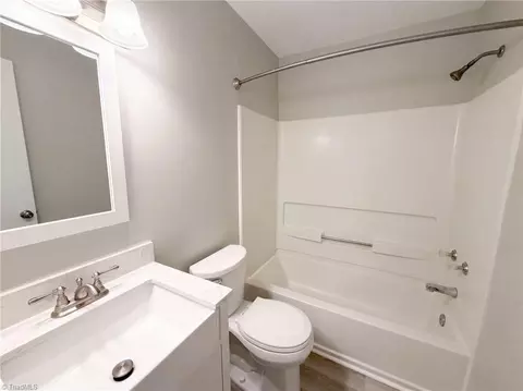 Bath - 2219 Shadow Valley Rd #E, High Point, NC 27265 photo 2 of 3