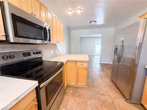 Kitchen - 2219 Shadow Valley Rd #E, High Point, NC 27265 photo 2 of 2