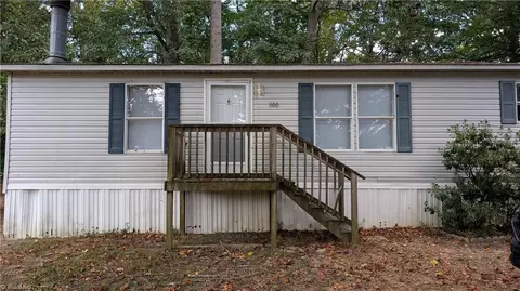 8007 Cain Wood Ct, Walkertown, NC 27051