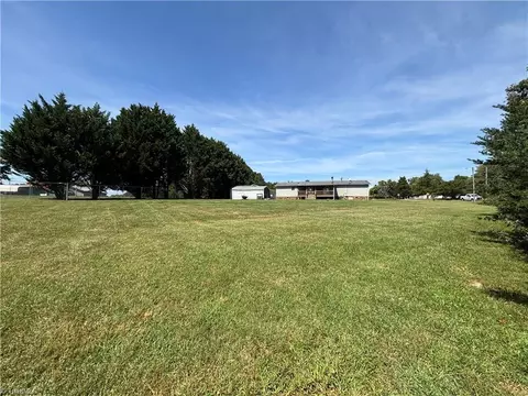 150 Springfield Rd, Pilot Mountain, NC 27041 photo 28