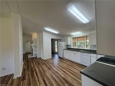 150 Springfield Rd, Pilot Mountain, NC 27041 photo 12