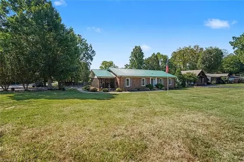 Exterior - 222 Devonway St, Eden, NC 27288 photo 12 of 15