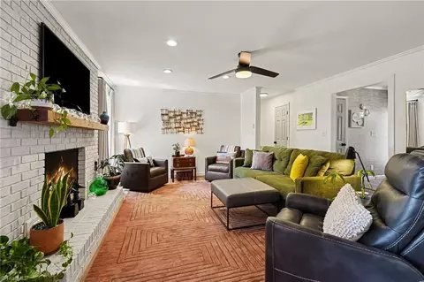 Living - 222 Devonway St, Eden, NC 27288 photo 2 of 3