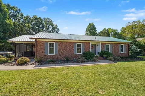 Exterior - 222 Devonway St, Eden, NC 27288 photo 3 of 15