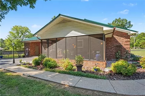 Exterior - 222 Devonway St, Eden, NC 27288 photo 5 of 15