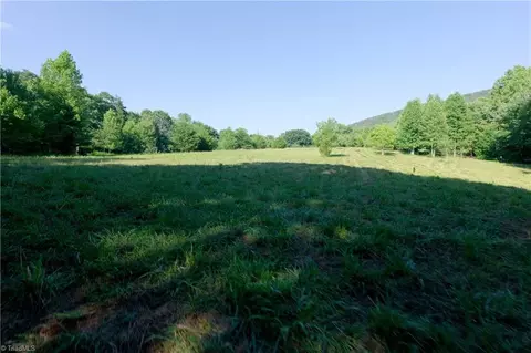 7 Old Mill Rd, Pinnacle, NC 27043 photo 5