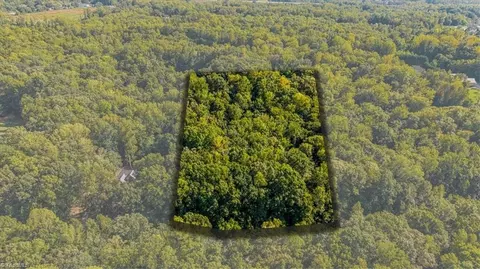 1778 Kalon Dr, Browns Summit, NC 27415