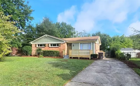 2509 Larkspur Dr, Greensboro, NC 27405