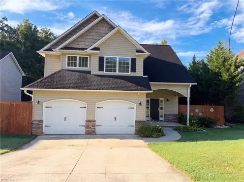 5450 Alamo Dr, Winston Salem, NC 27104