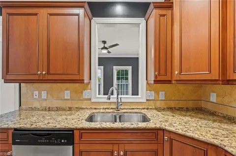 Kitchen - 4318 Rockledge Ln, Thomasville, NC 27360 photo 3 of 3