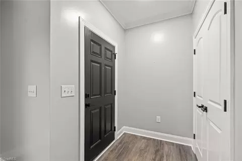 Entry Way - 4318 Rockledge Ln, Thomasville, NC 27360 photo 2 of 3