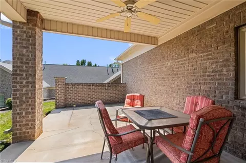 Exterior - 4318 Rockledge Ln, Thomasville, NC 27360 photo 2 of 6