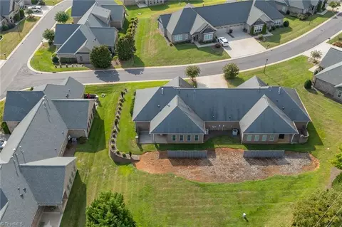 View/Area - 4318 Rockledge Ln, Thomasville, NC 27360 photo 5 of 8