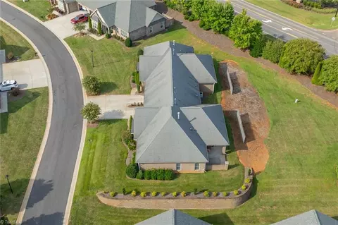 View/Area - 4318 Rockledge Ln, Thomasville, NC 27360 photo 3 of 8