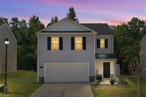 186 Carriage Cove Cir, Mocksville, NC 27028
