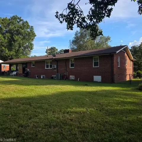 Exterior - 2091 Junction Rd, Mocksville, NC 27028 photo 2 of 3