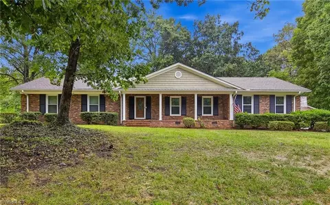 5806 Carriage Ln, Greensboro, NC 27410